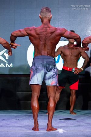 MEN'S PHYSIQUE 174